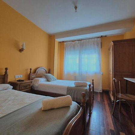 Hostal Galicia Monforte De Lemos Exterior photo